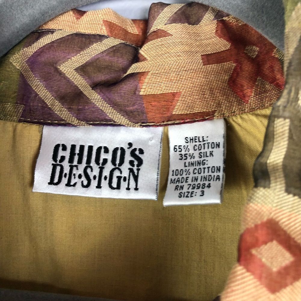 Chico’s Design Button Front Top - Picture 5 of 7